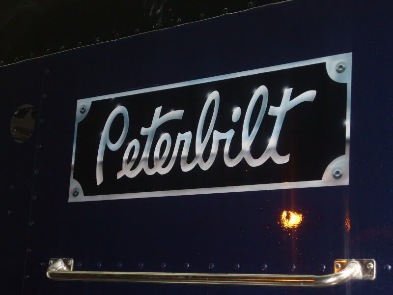 peterbilt emblems