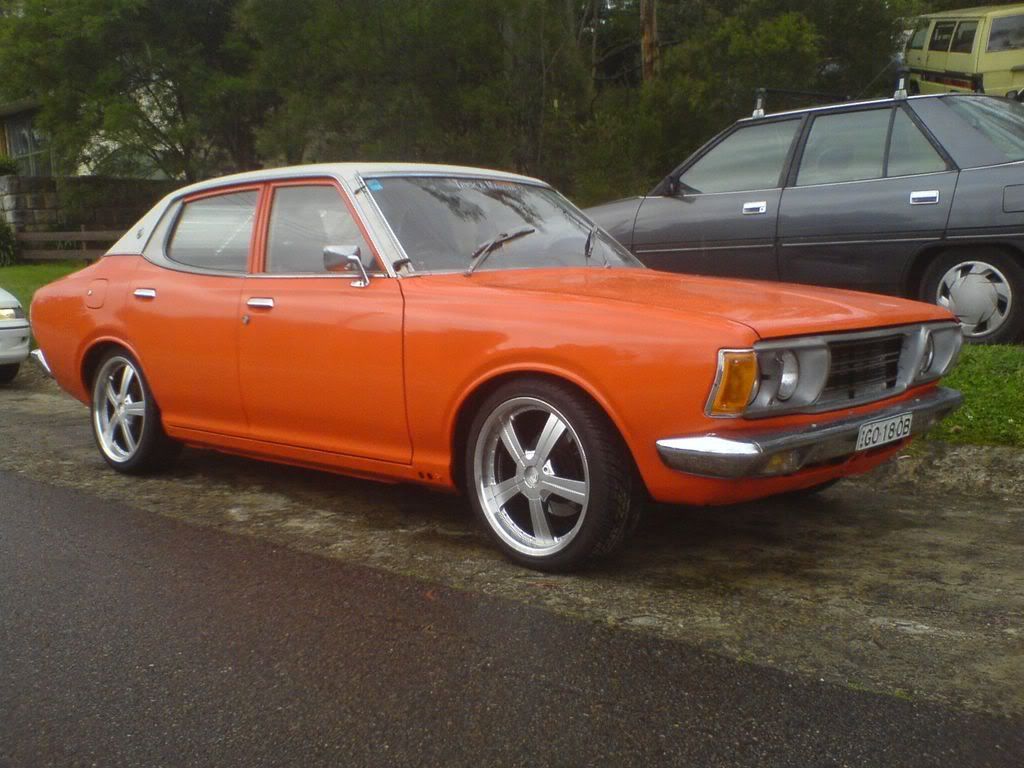 1975 DATSUN 180B Sedan