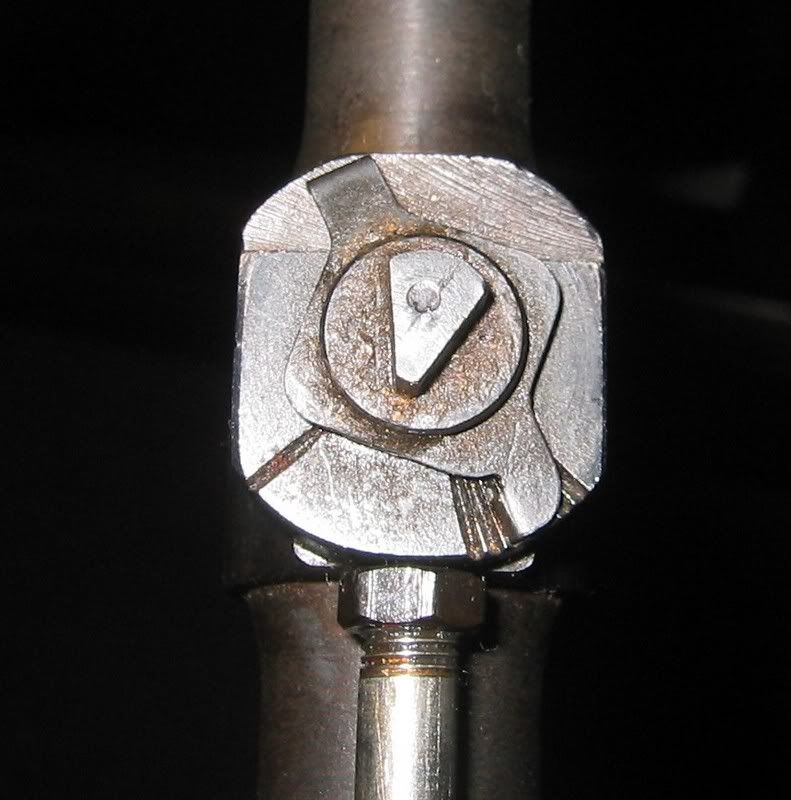 Hakim gas port adjustment lock