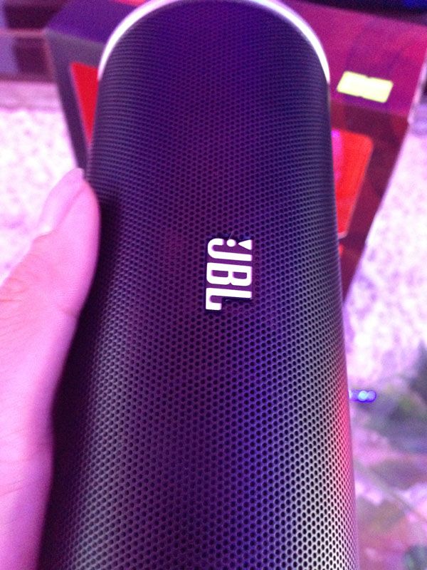 Loa bluetooth JBL Flip, hàng chính hãng 100%.. Giá SỐC 2TR.....!!!!