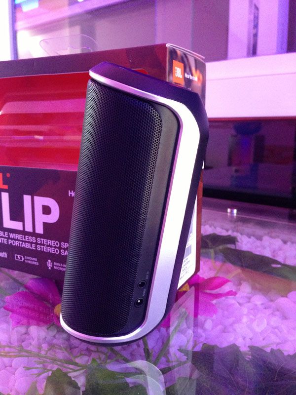 Loa bluetooth JBL Flip, hàng chính hãng 100%.. Giá SỐC 2TR.....!!!!