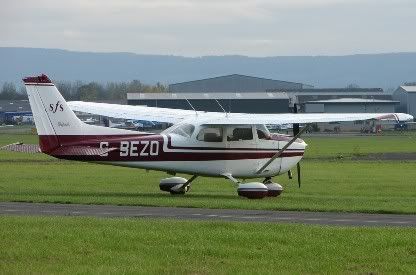 Reims Cessna 172M G-BEZO