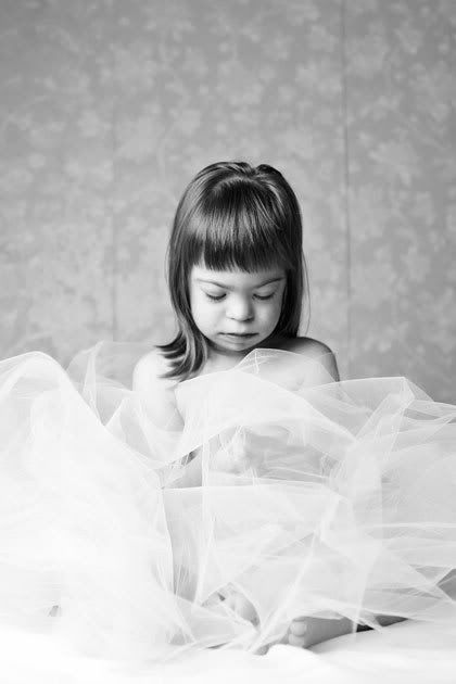 IMAGE: http://i73.photobucket.com/albums/i221/Lovingeyesweddings/Olivia/IMG_8124bw-1.jpg