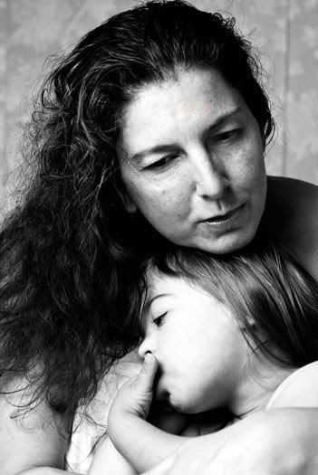 IMAGE: http://i73.photobucket.com/albums/i221/Lovingeyesweddings/Olivia/IMG_8246bw.jpg