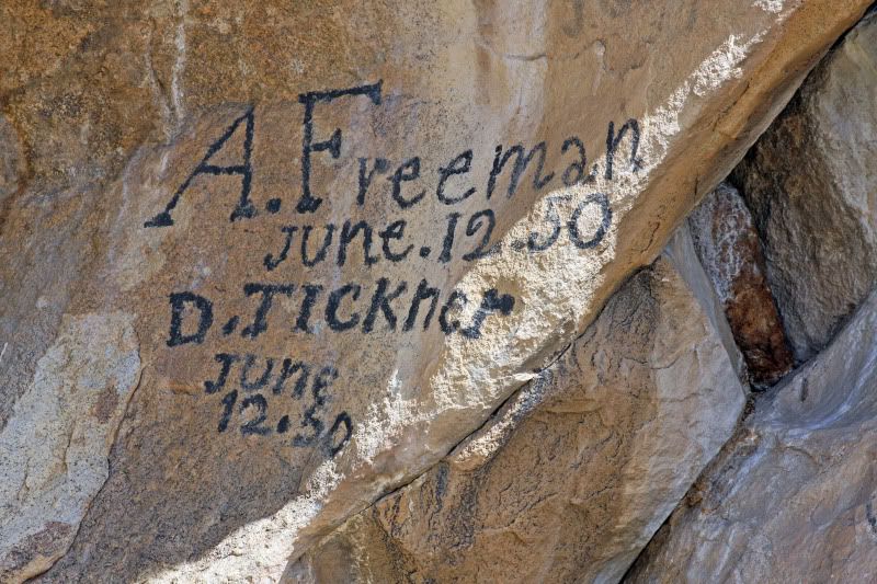 IMAGE: http://i73.photobucket.com/albums/i226/Sidnye/r.jpg