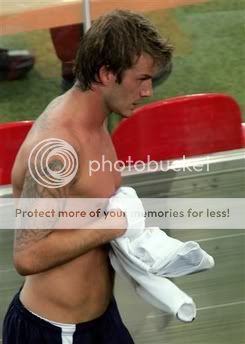 http://i73.photobucket.com/albums/i214/maroongirl_2006/david%20beckham/capt-11.jpg